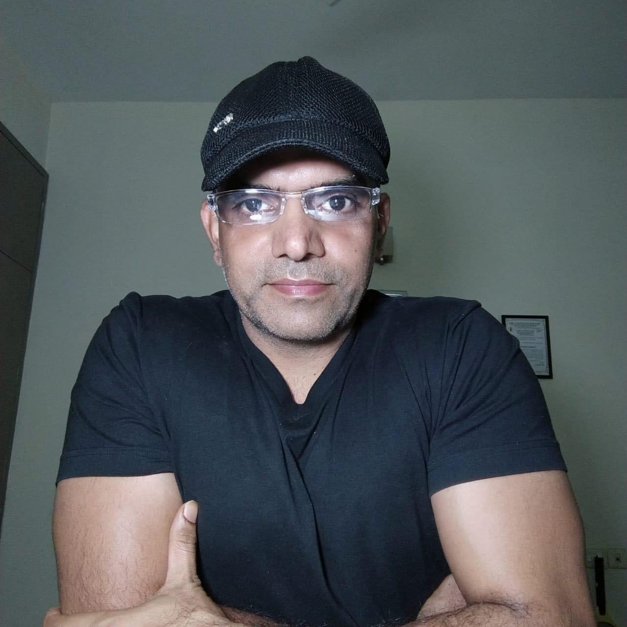 Manoj Singh, Investorsmart